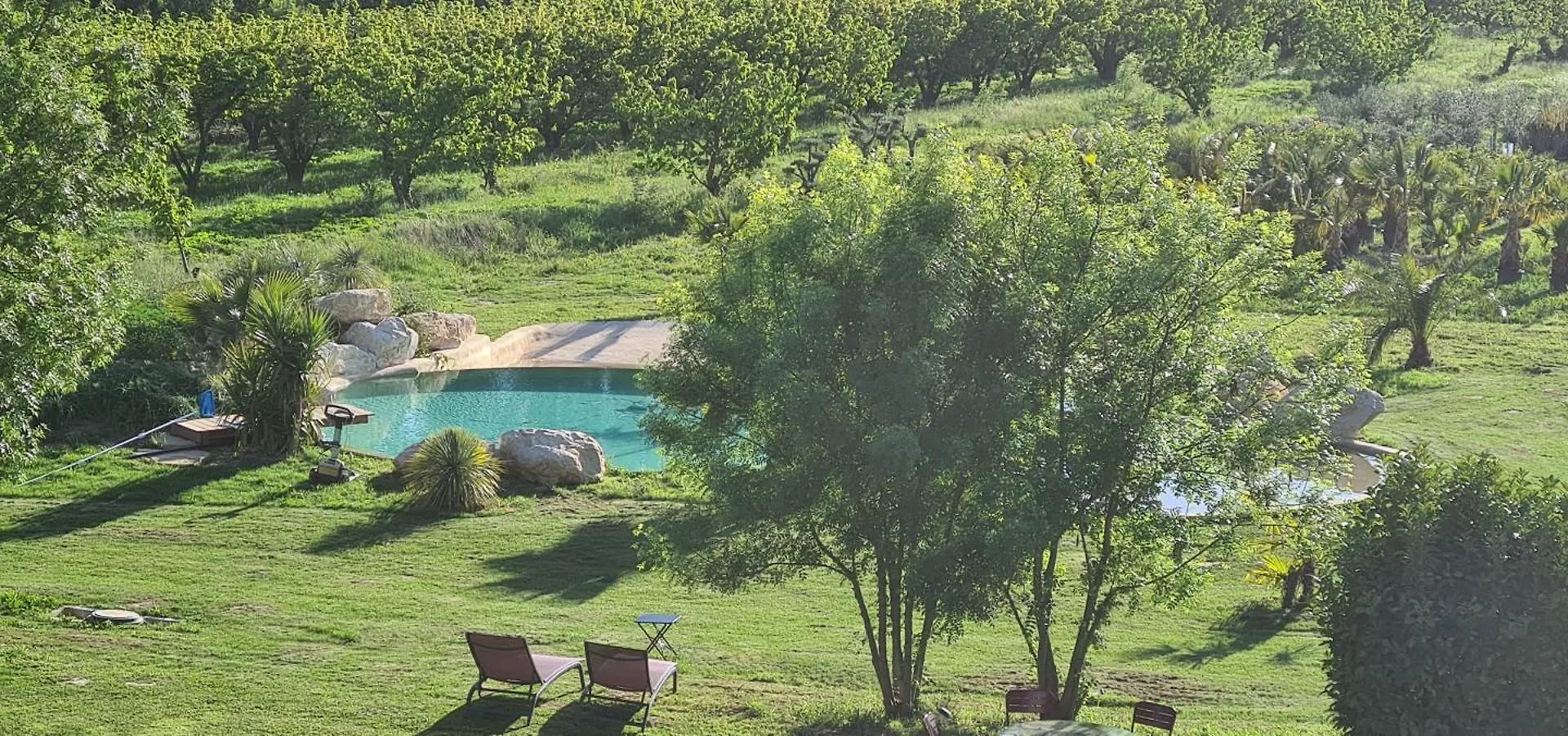 Le Mas Des Cerisiers Jacuzzi Et Sauna Inclus Pour Tous Les Logements Avignon