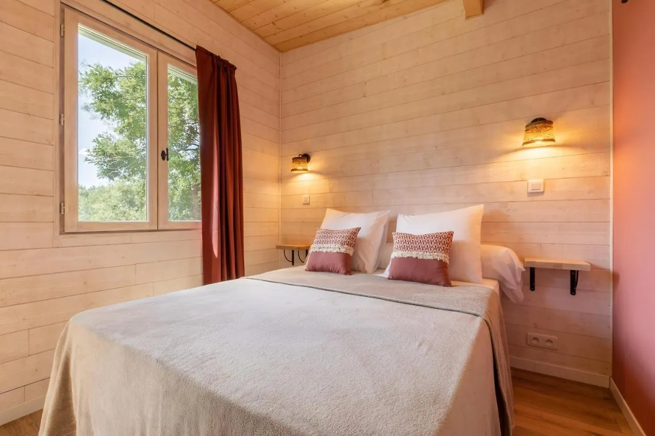 Le Mas Des Cerisiers Jacuzzi Et Sauna Inclus Pour Tous Les Logements Avignon 2*,