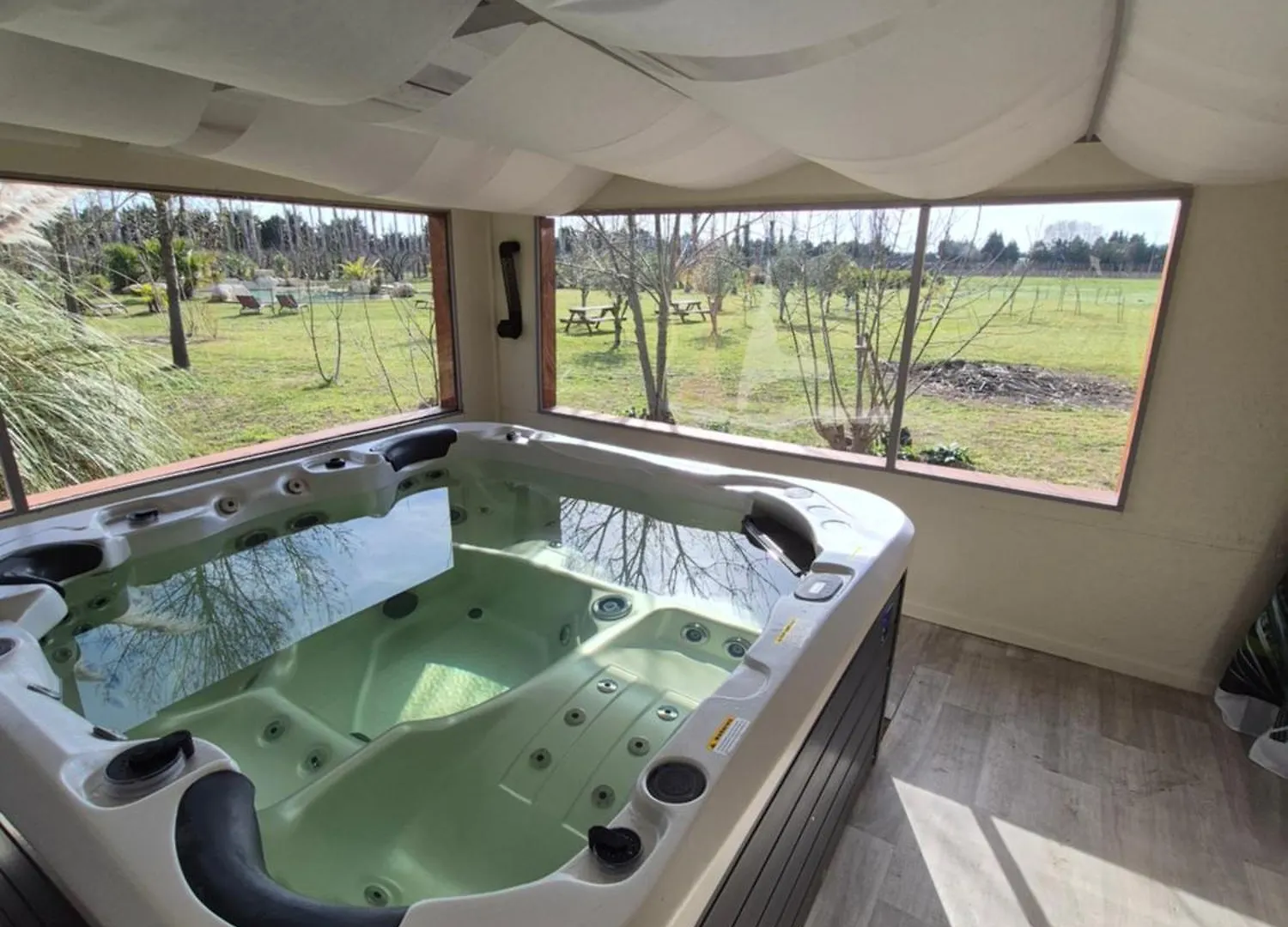 Frühstückspension Le Mas Des Cerisiers Jacuzzi Et Sauna Inclus Pour Tous Les Logements Avignon